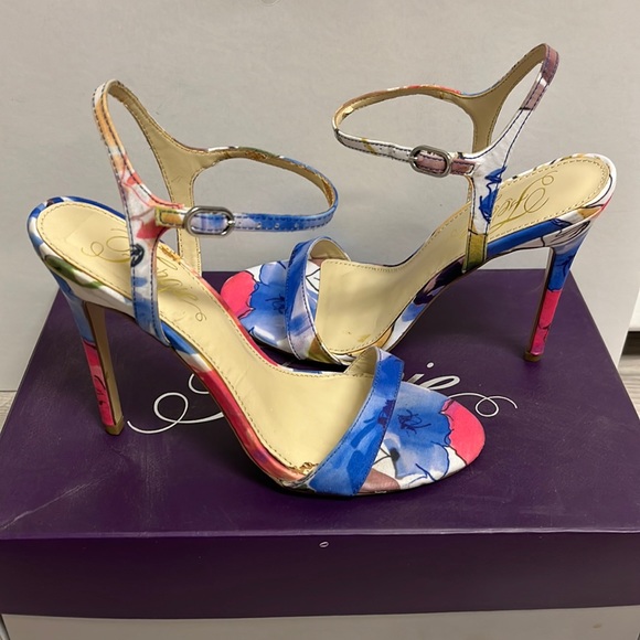 Fergie Roxane Floral Heels Size 7M
